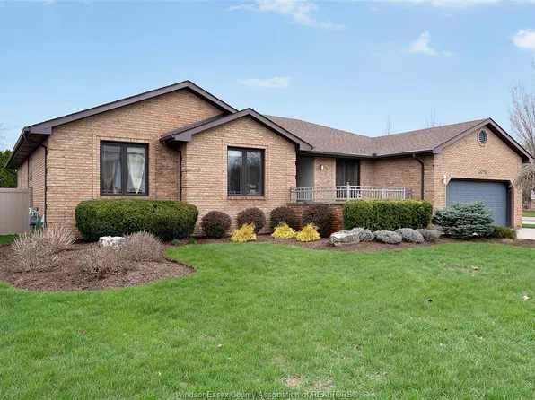 2098 Edgemore Ave, Lasalle, ON N9H 2K1