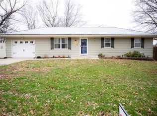 308 Ridge Dr, Lawson, MO 64062