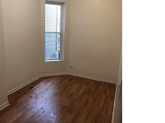 4th image of 3832 W Lexington St #1