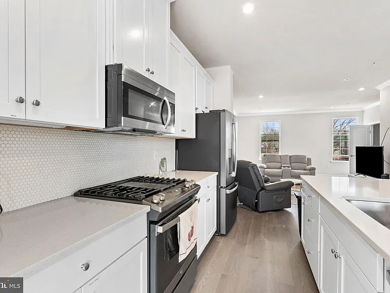 168 Bishop Way — Photo 13