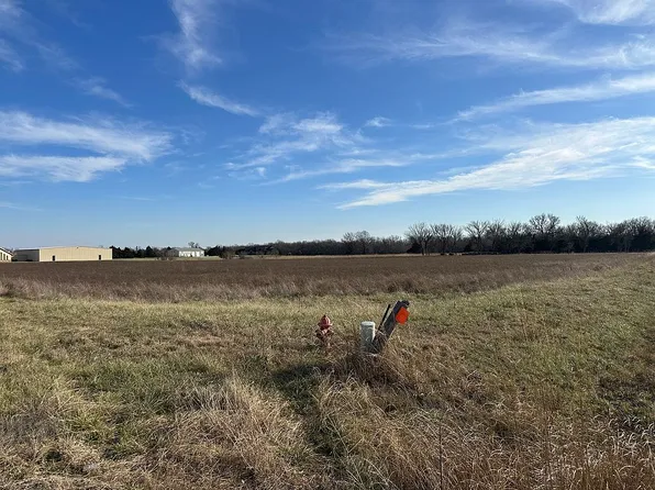 1243 Lynx Rd, Burlington, KS 66839