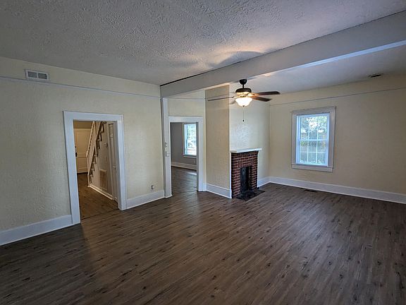 Spacious living room