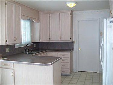 3rd image of 535 E 11th St