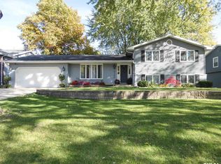 6732 N Post Oak Rd, Peoria, IL 61615