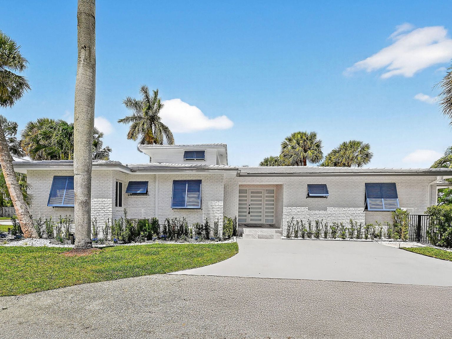1102 N Golfview Road