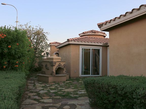 3rd image of 2448 E Lantana Dr