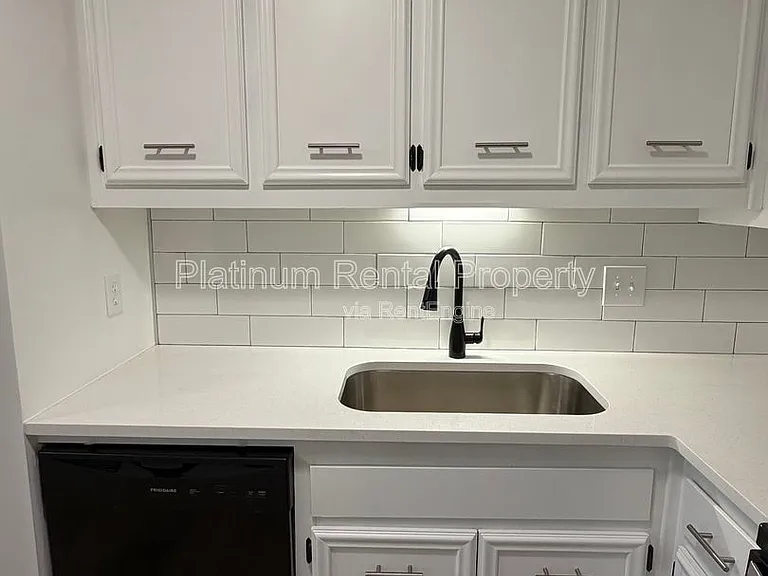 335 Winding River Dr #H — Photo 10