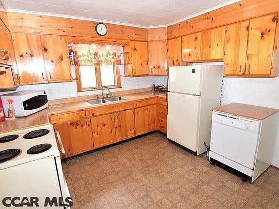 5th image of 147 Mountain Ave