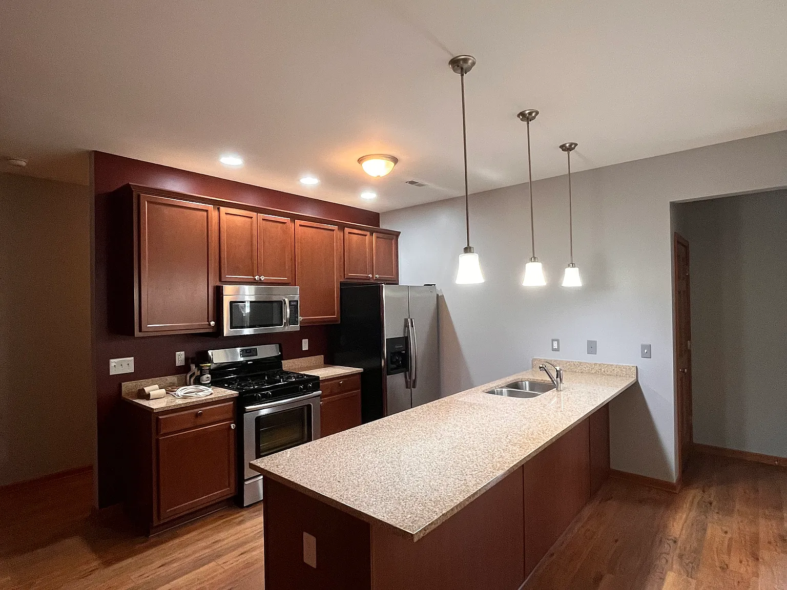 2 bed, 1236 sqft, $1,900 — Photo 3