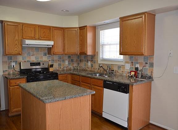 Eat-In Kitchen