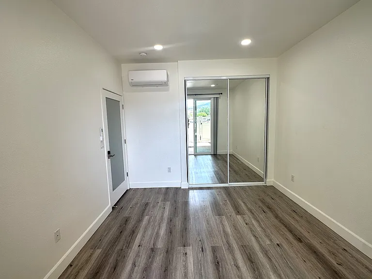 724 Kakala St #1604D — Photo 11
