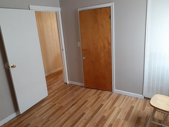 2nd image of 738 Pearl St