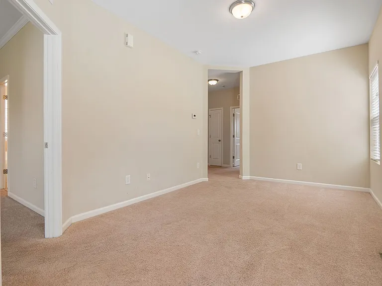 2084 Tanners Mill Dr — Photo 14