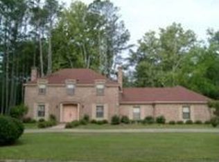 1109 Friar Tuck Rd, Starkville, MS 39759