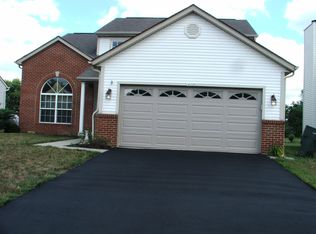 4006 Walnut Crossing Dr, Groveport, OH 43125