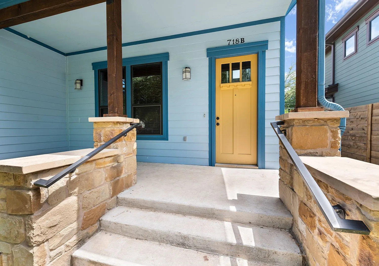 718 Harris Avenue — Photo 3