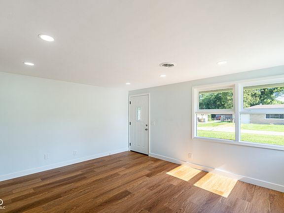 3rd image of 3117 31st St