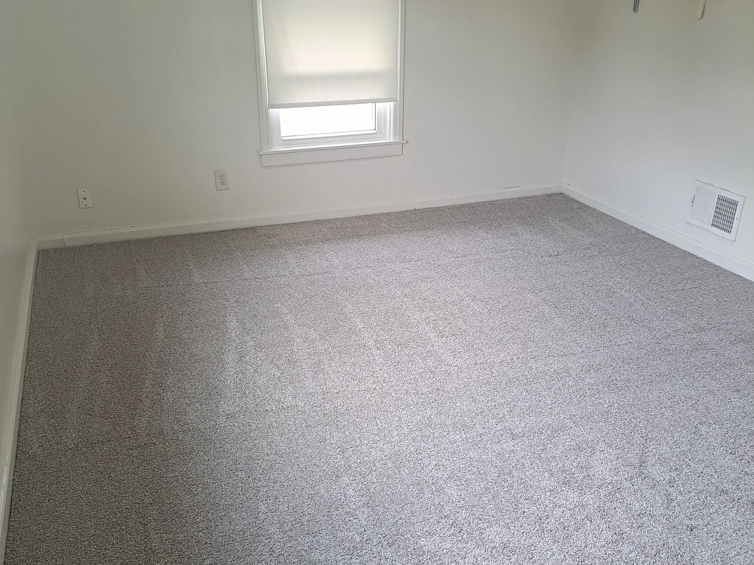 2 bed, 720 sqft, $950 — Photo 2