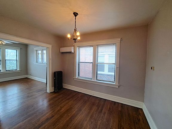 3rd image of 3501 Magnolia Ave APT 2W
