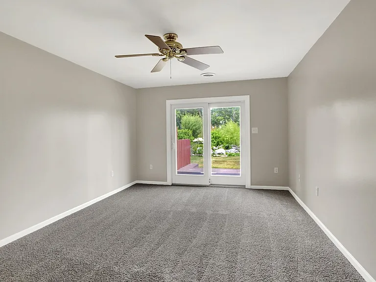 1556 Macintosh Way — Photo 8