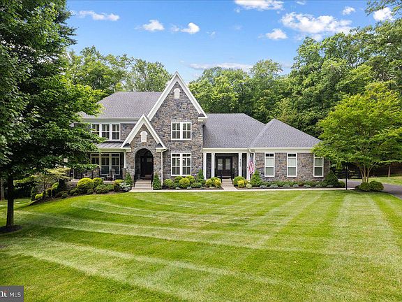 2nd image of 41633 Catoctin Springs Ct