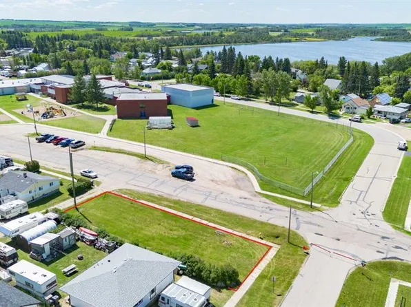 4903 49th St, Alix, AB T0C 0B0