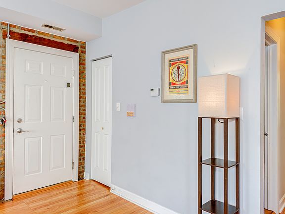 5th image of 3042 W Diversey Ave #1