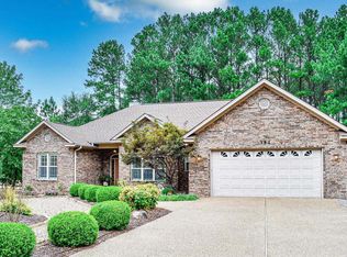 352 Maderas Dr, Hot Springs Village, AR 71909