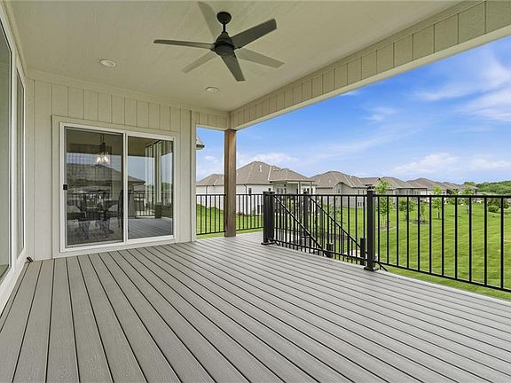 4th image of 4205 NE Chapel Manor Dr