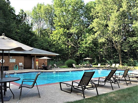 Community private swimming pool and pool house is just steps away! Enjoy your summertime activities in style with included pool membership.