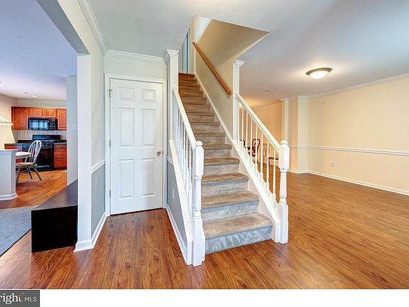 5th image of 504 Black Walnut Dr