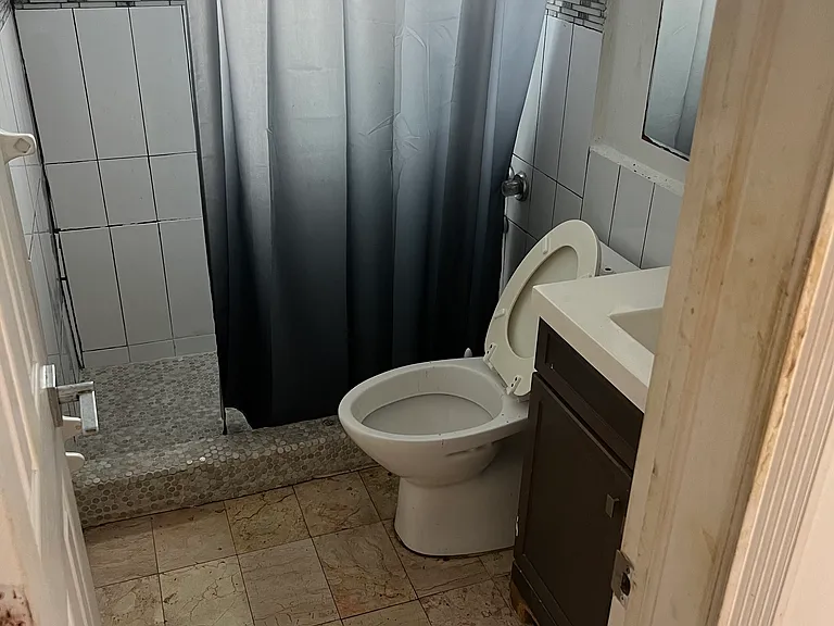 1906 NW 36th St #ROOM RENTAL — Photo 13