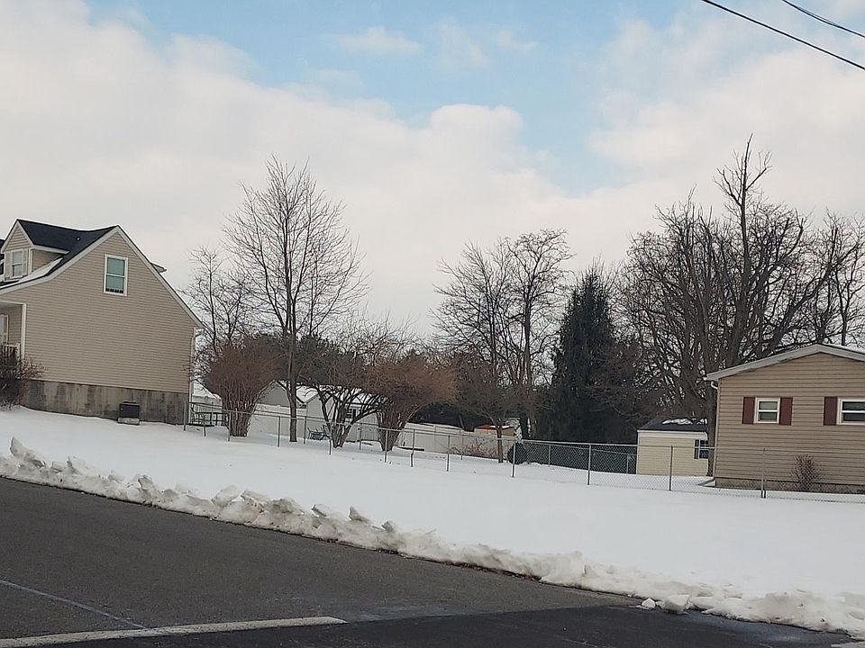 2nd image of 125 Commerce St