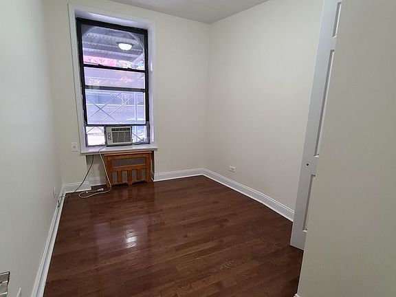 4th image of 345 W 16th St #L2
