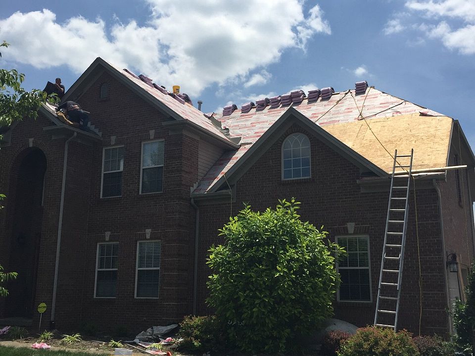 1st image of 610 Sawgrass Ct