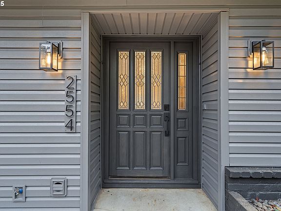 4th image of 2554 SE Buttercup Ct