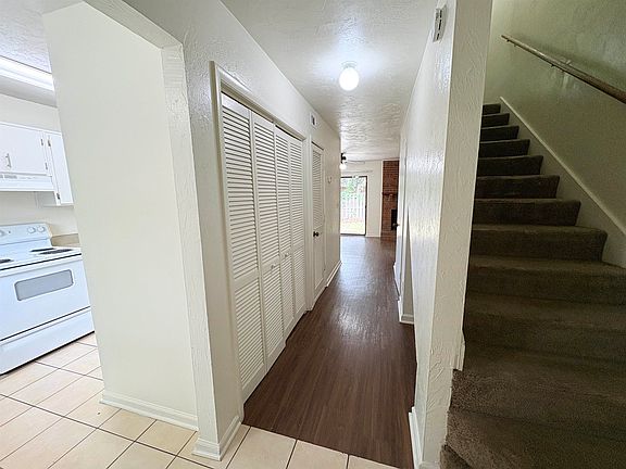 3rd image of 196 Locke St APT B