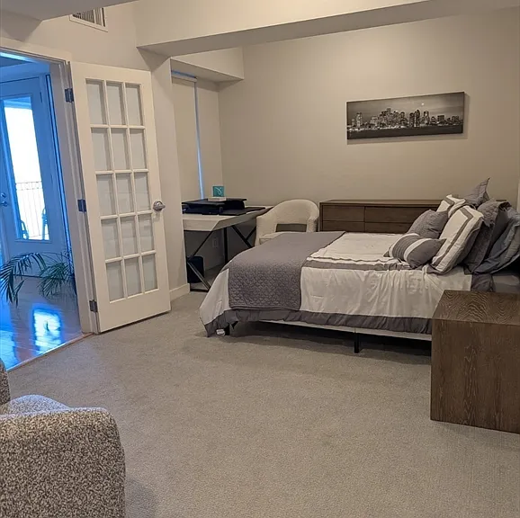 550 Pleasant St #404 — Photo 9