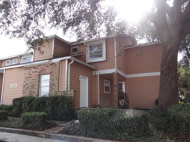 1st image of 2425 Oxford Pl APT 101