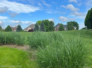 2453 Pebble Beach Dr, Oakland, MI 48363