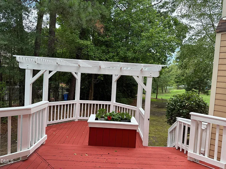 110 Palmer Meadow Ct — Photo 23
