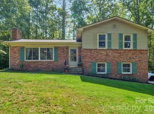 1199 Deer Park Lake Rd, Spruce Pine, NC 28777