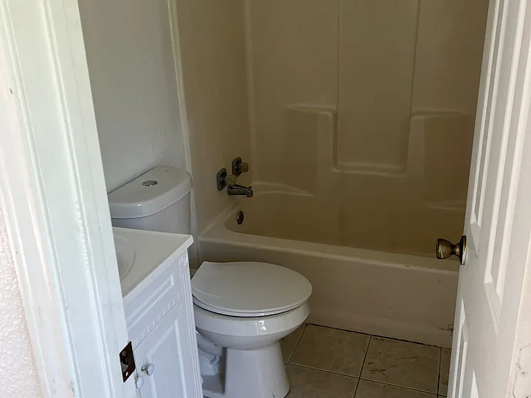 824 Oak Grove Ln #0 — Photo 5