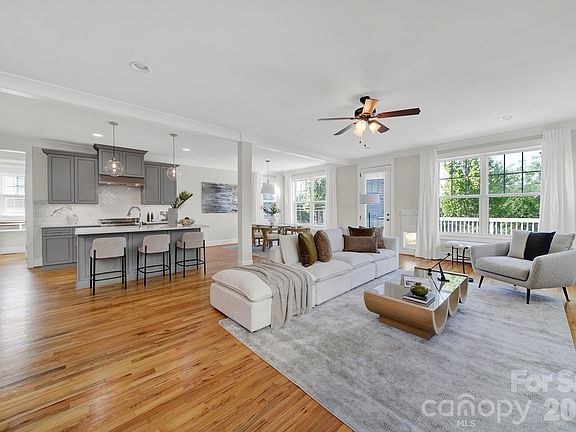 2nd image of 532 Melbourne Ct