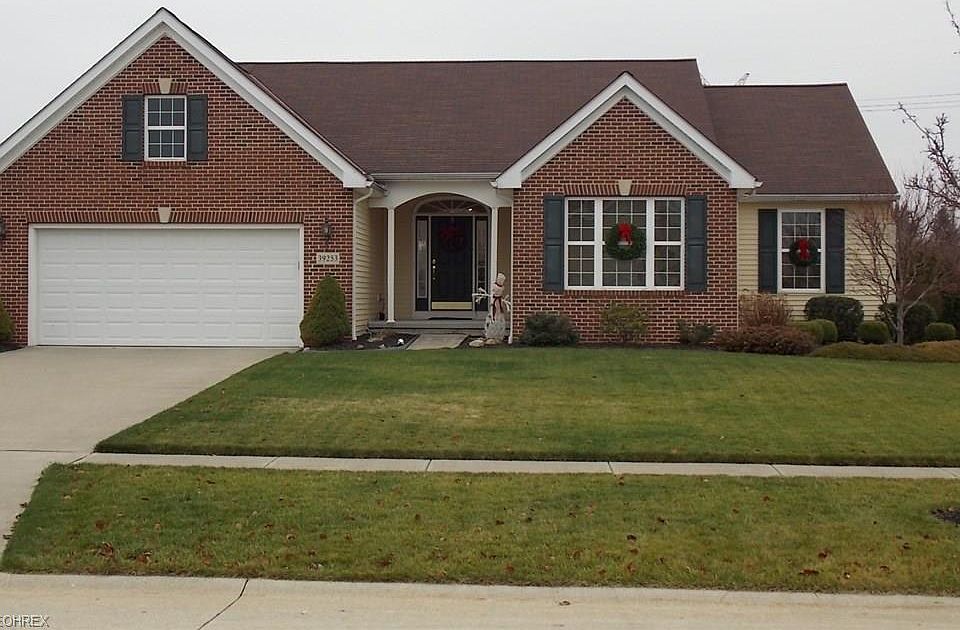 1st image of 39253 Arlington Dr