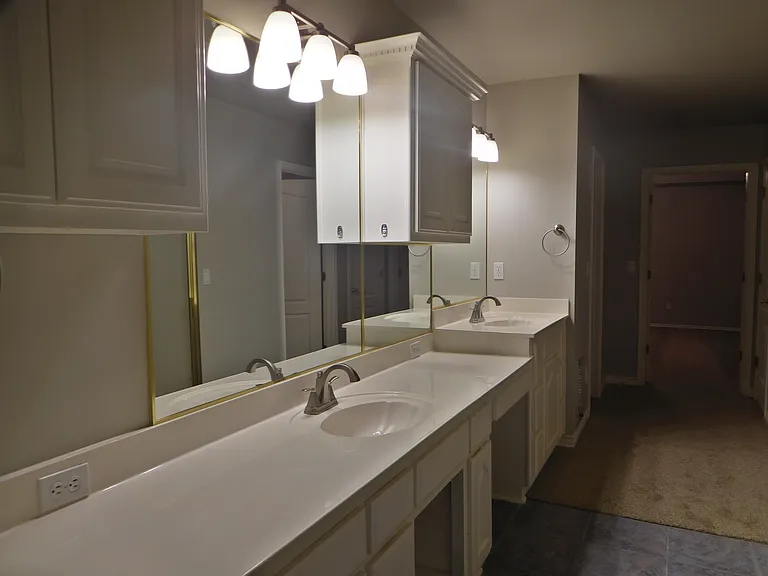 1908 W Birmingham St — Photo 16