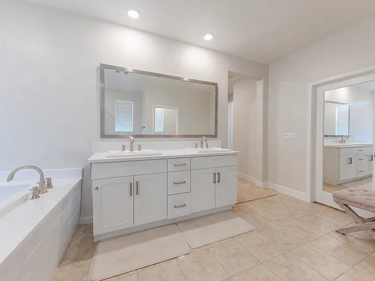 387 Sawbuck — Photo 31