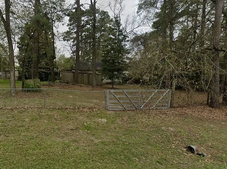 8410 Rolling Oaks Dr — Photo 3