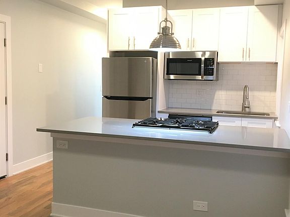 2nd image of 2107 N Sedgwick St #3R