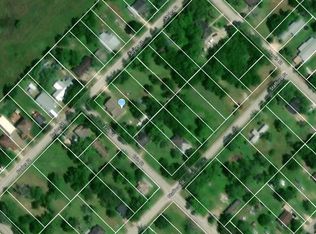 816 Erie St, Edna, TX 77957
